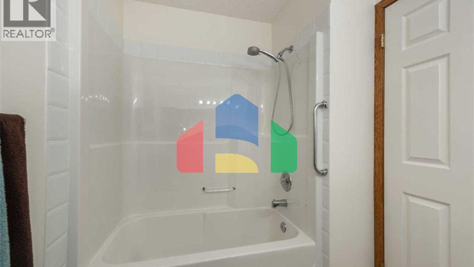 Residential - Single Family Home - Calgary, Canada - Canada