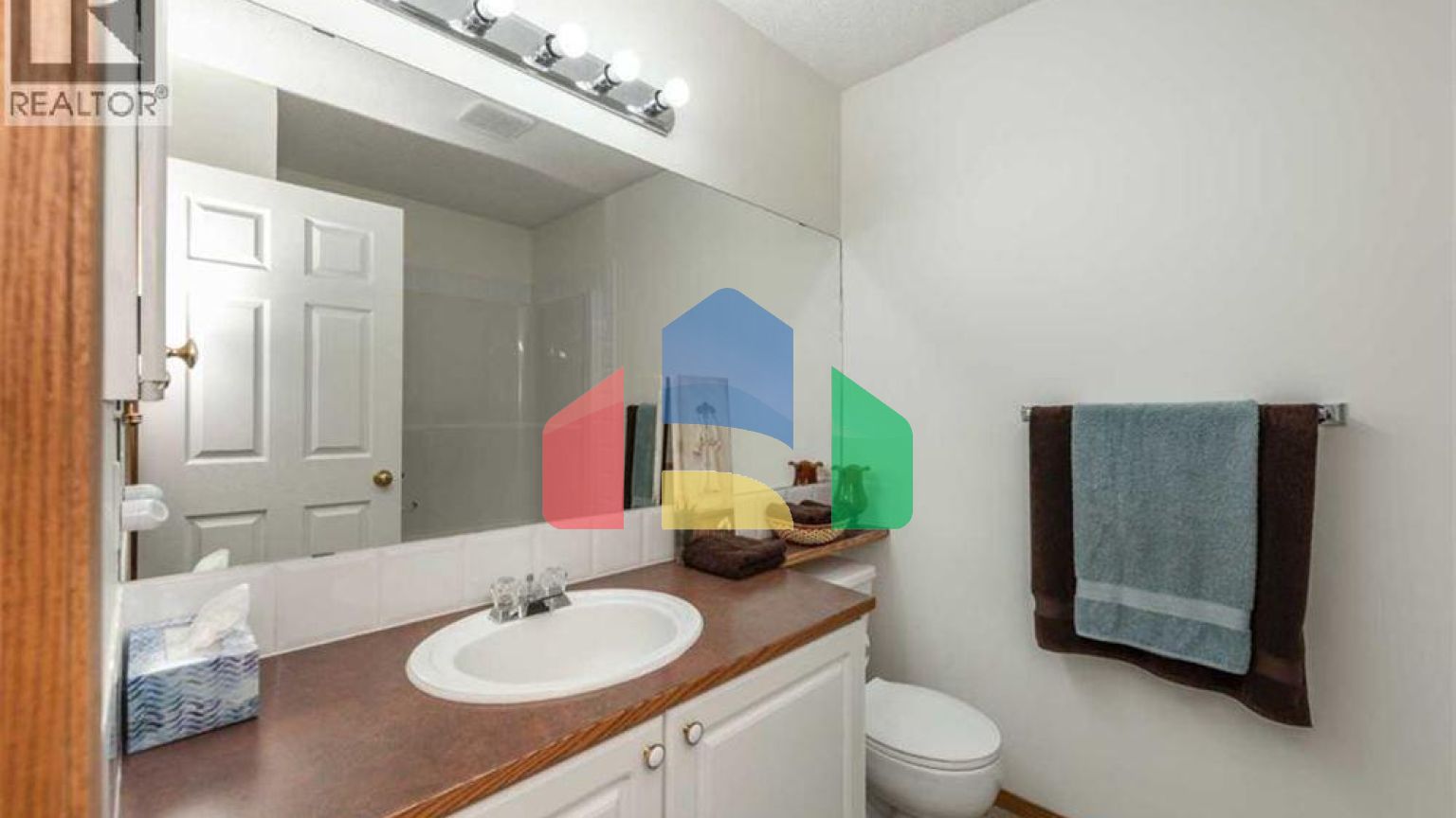 Residential - Single Family Home - Calgary, Canada - Canada