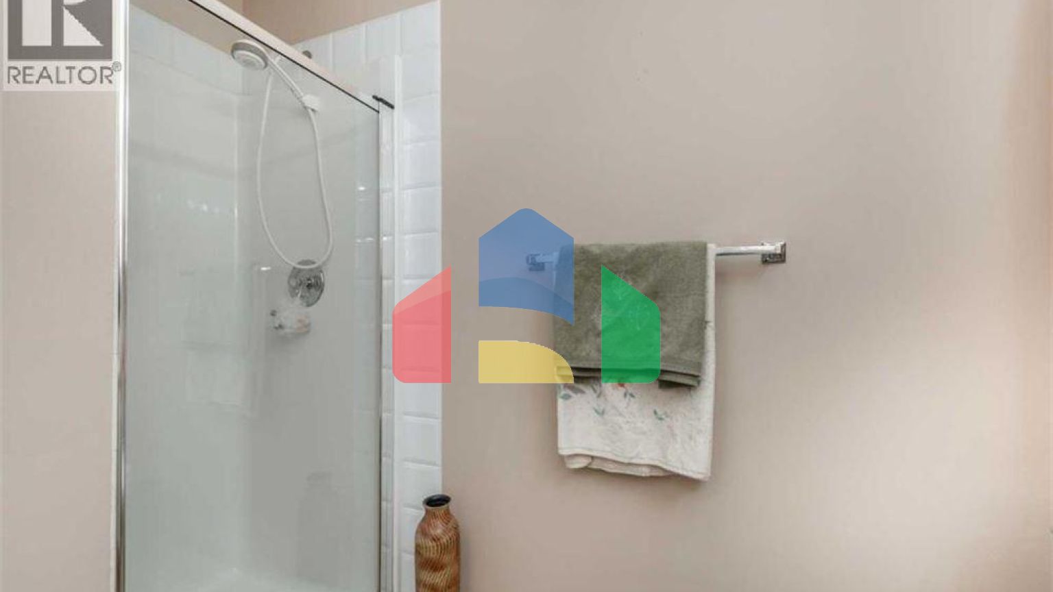 Residential - Single Family Home - Calgary, Canada - Canada