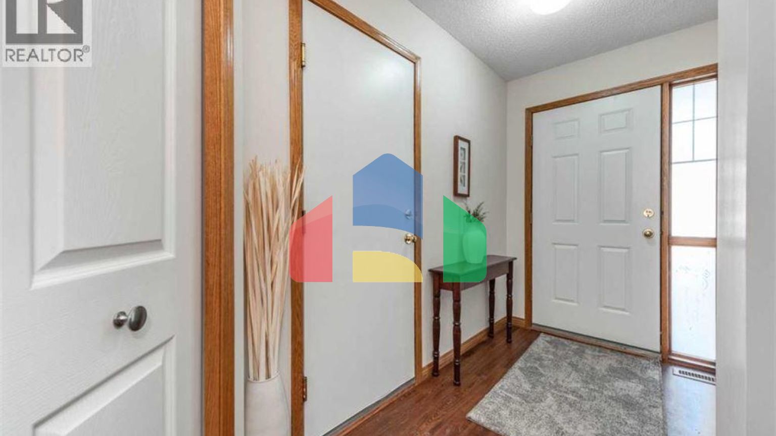 Residential - Single Family Home - Calgary, Canada - Canada