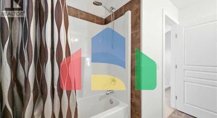 Residential - Single Family Home - Calgary, Canada - Canada