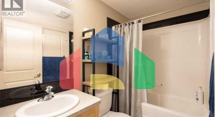 Residential - Single Family Home - Calgary, Canada - Canada