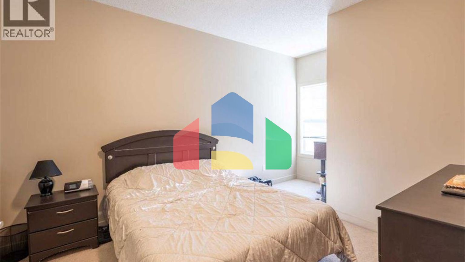 Residential - Single Family Home - Calgary, Canada - Canada