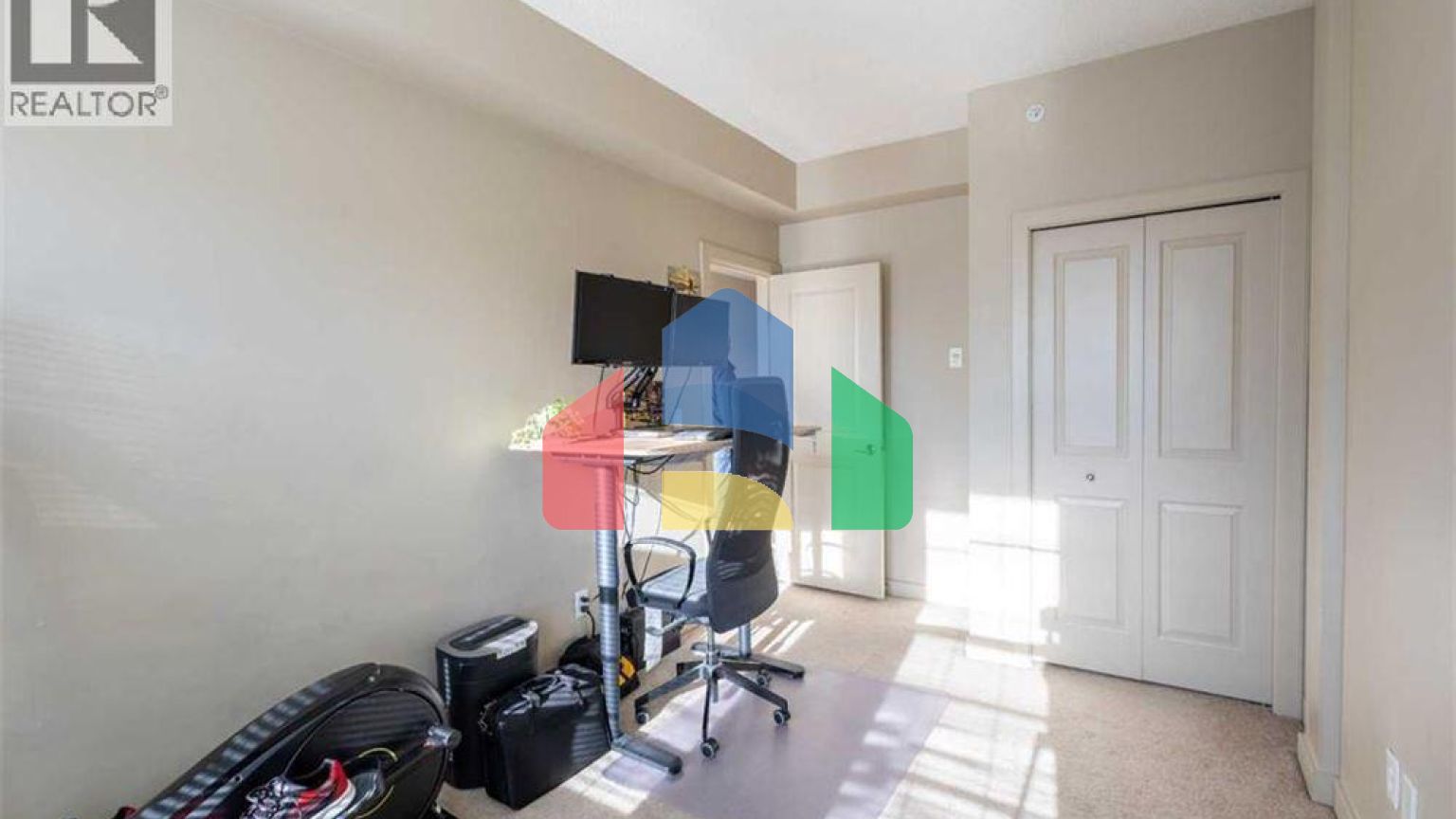 Residential - Single Family Home - Calgary, Canada - Canada