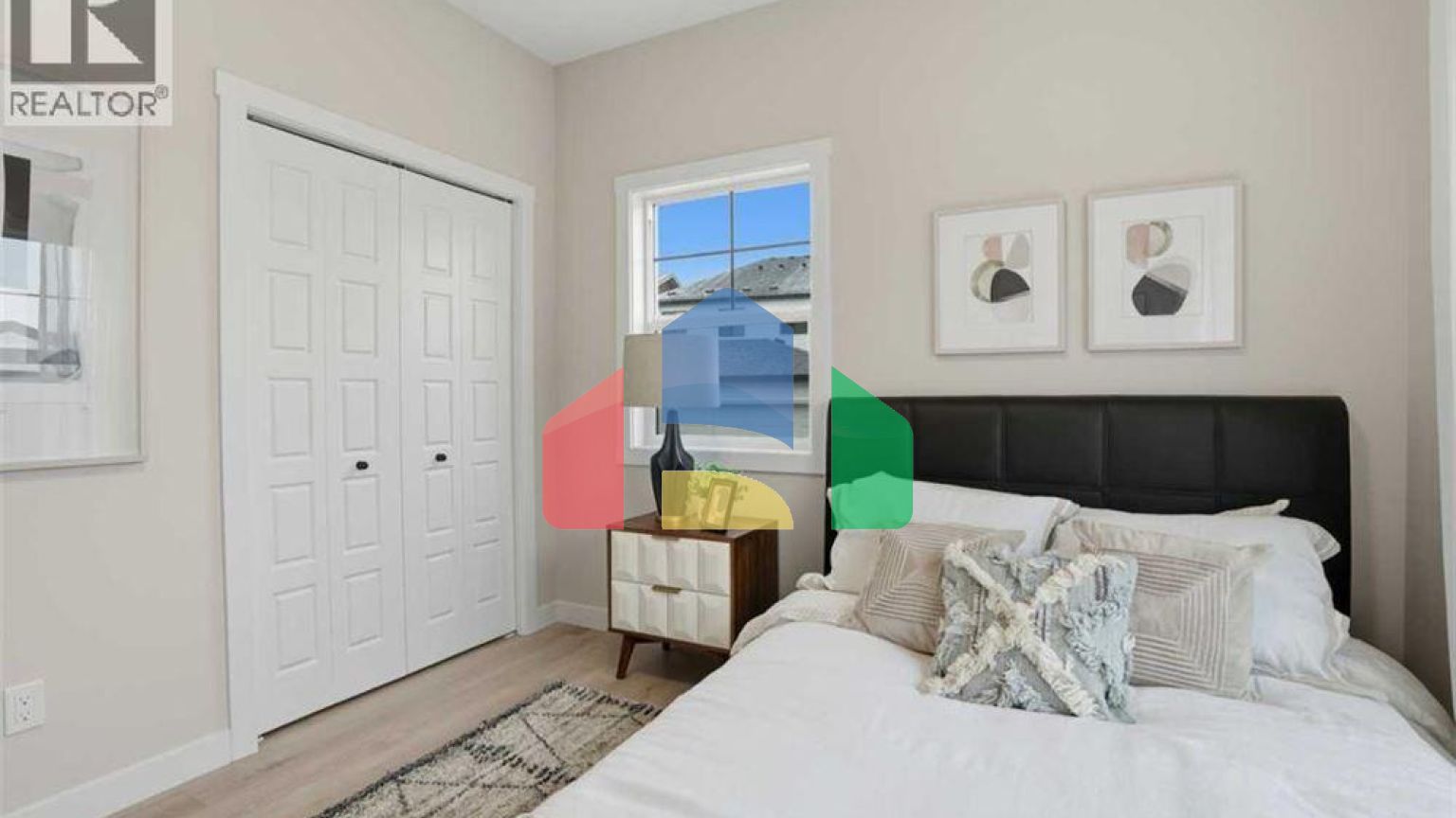 Residential - Single Family Home - Calgary, Canada - Canada