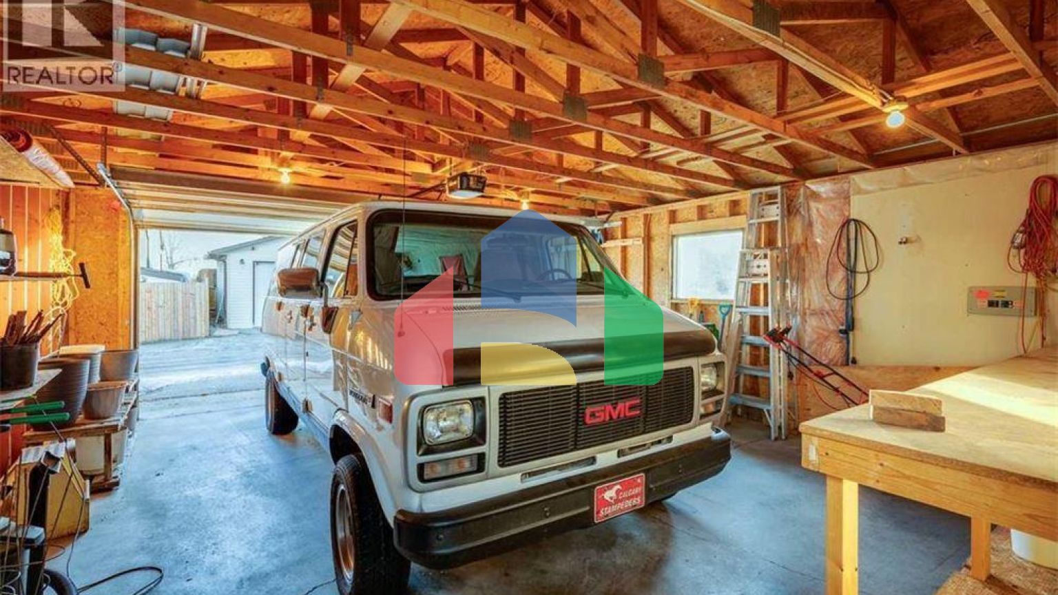 Residential - Single Family Home - Calgary, Canada - Canada