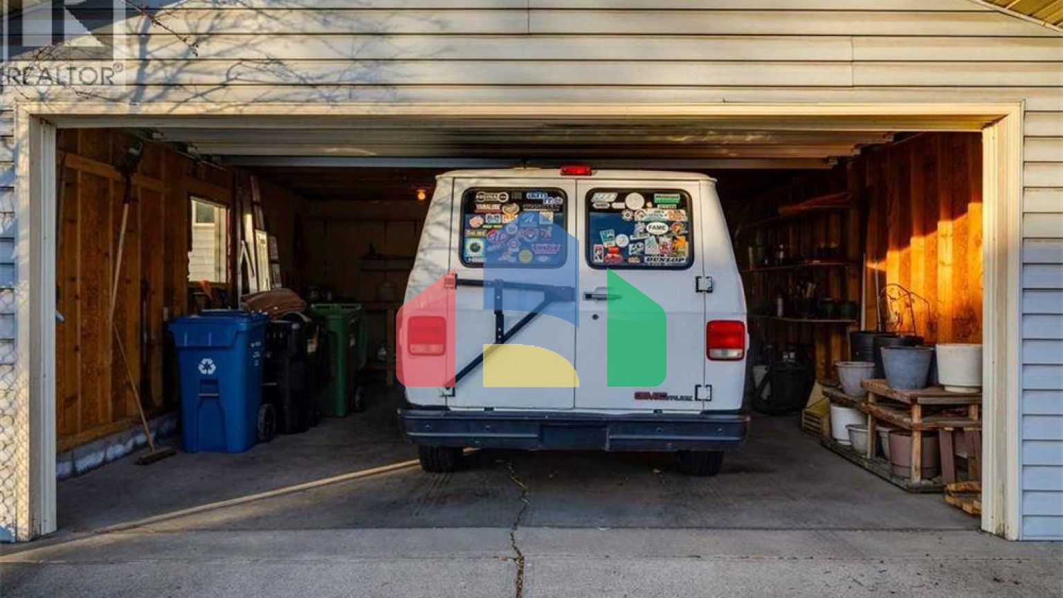 Residential - Single Family Home - Calgary, Canada - Canada