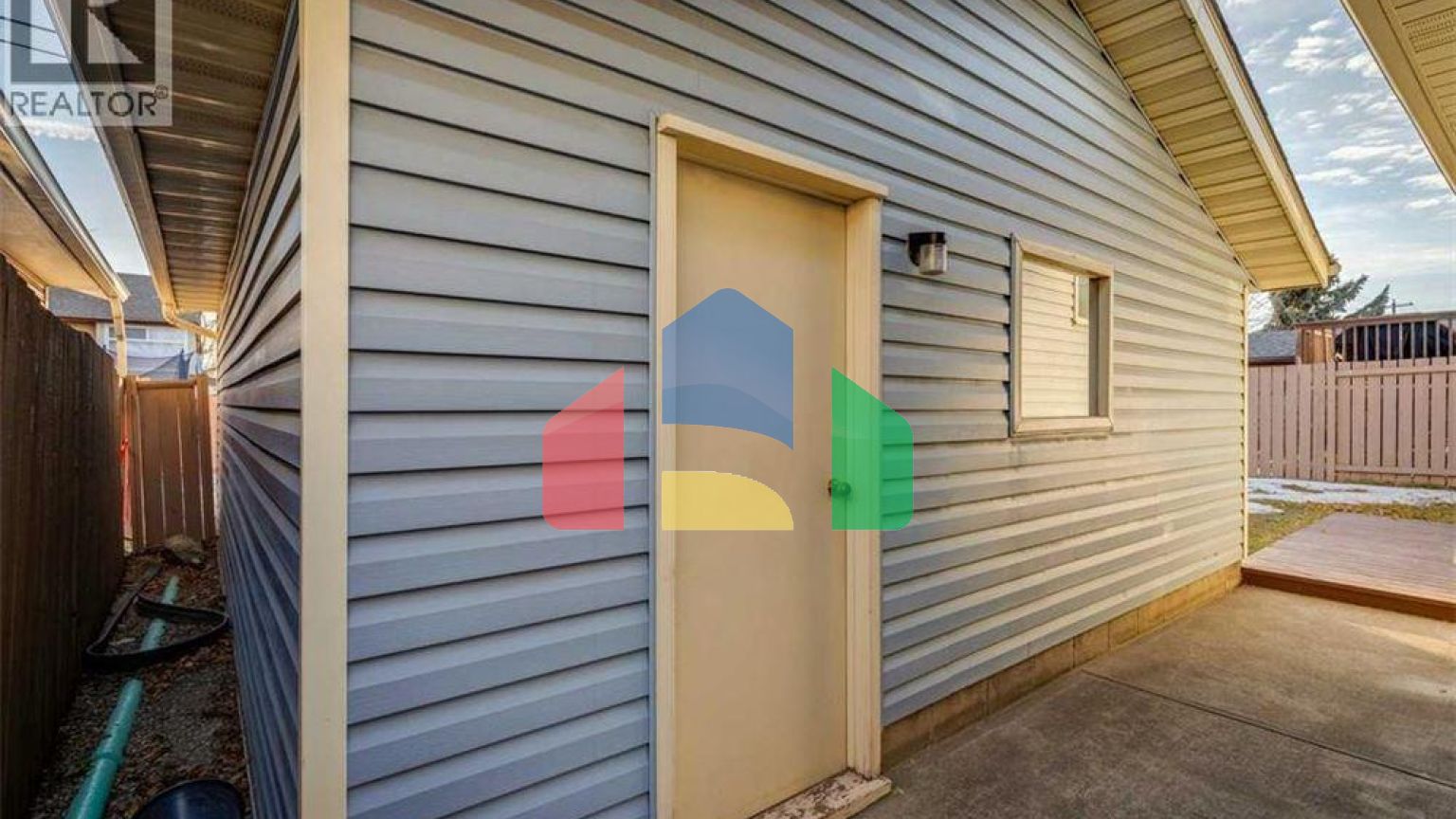 Residential - Single Family Home - Calgary, Canada - Canada