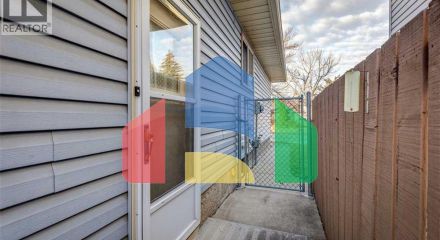 Residential - Single Family Home - Calgary, Canada - Canada