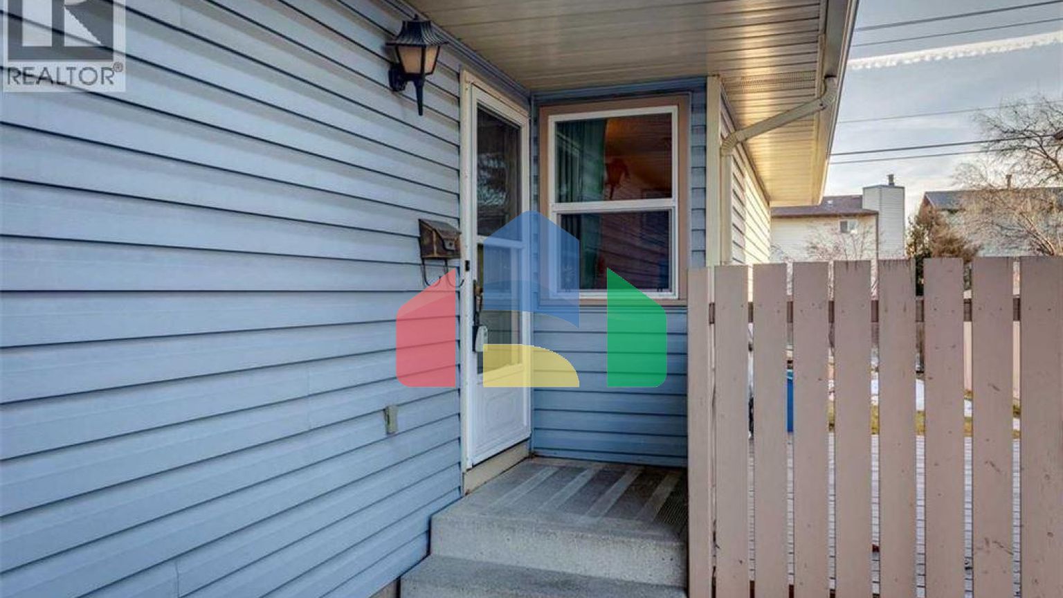 Residential - Single Family Home - Calgary, Canada - Canada