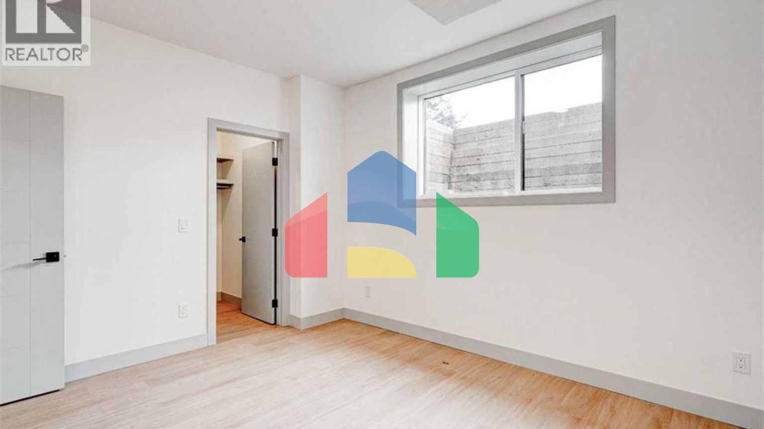 Residential - Single Family Home - Calgary, Canada - Canada