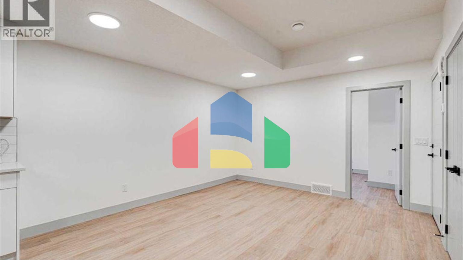 Residential - Single Family Home - Calgary, Canada - Canada