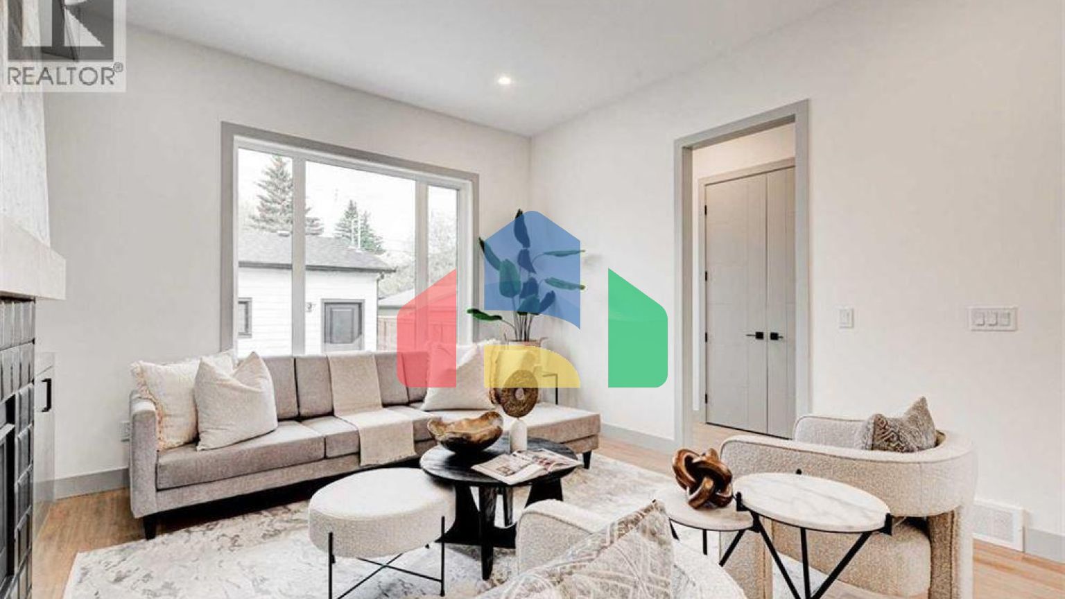 Residential - Single Family Home - Calgary, Canada - Canada