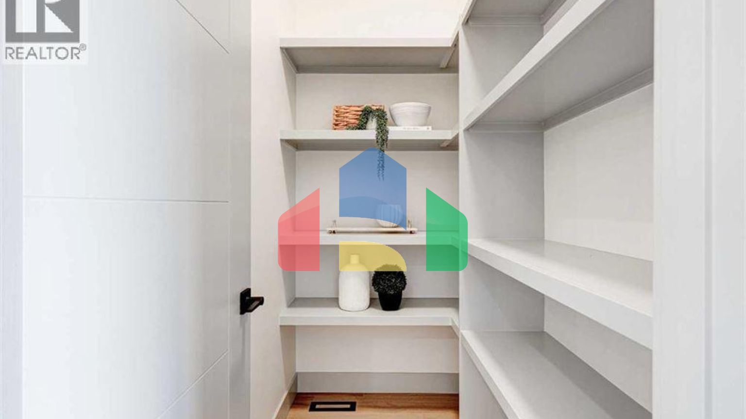 Residential - Single Family Home - Calgary, Canada - Canada