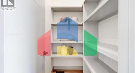 Residential - Single Family Home - Calgary, Canada - Canada