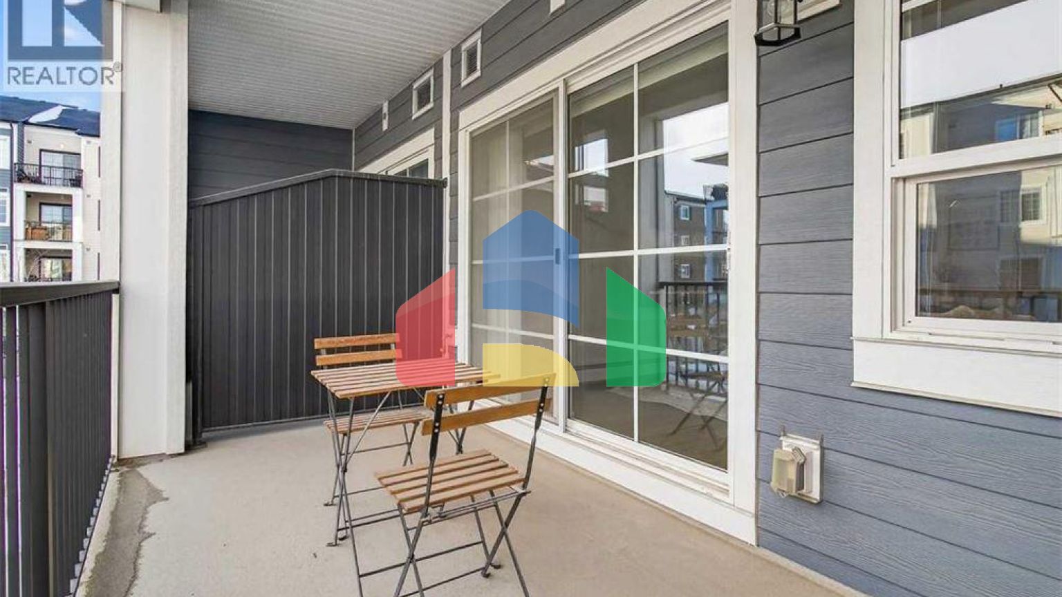 Residential - Single Family Home - Calgary, Canada - Canada