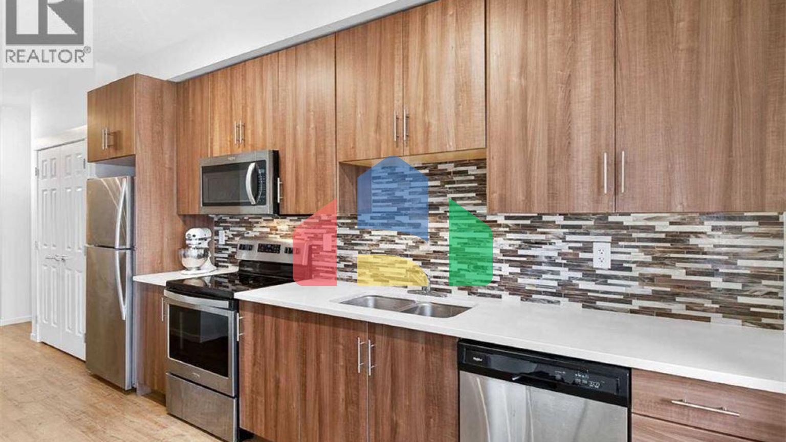 Residential - Single Family Home - Calgary, Canada - Canada