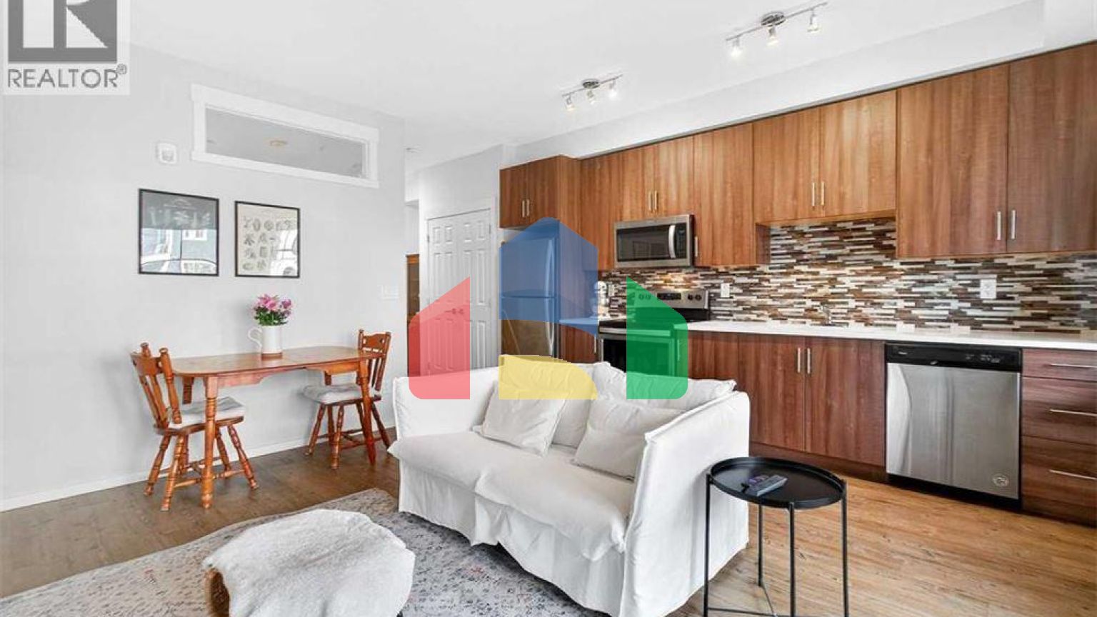 Residential - Single Family Home - Calgary, Canada - Canada