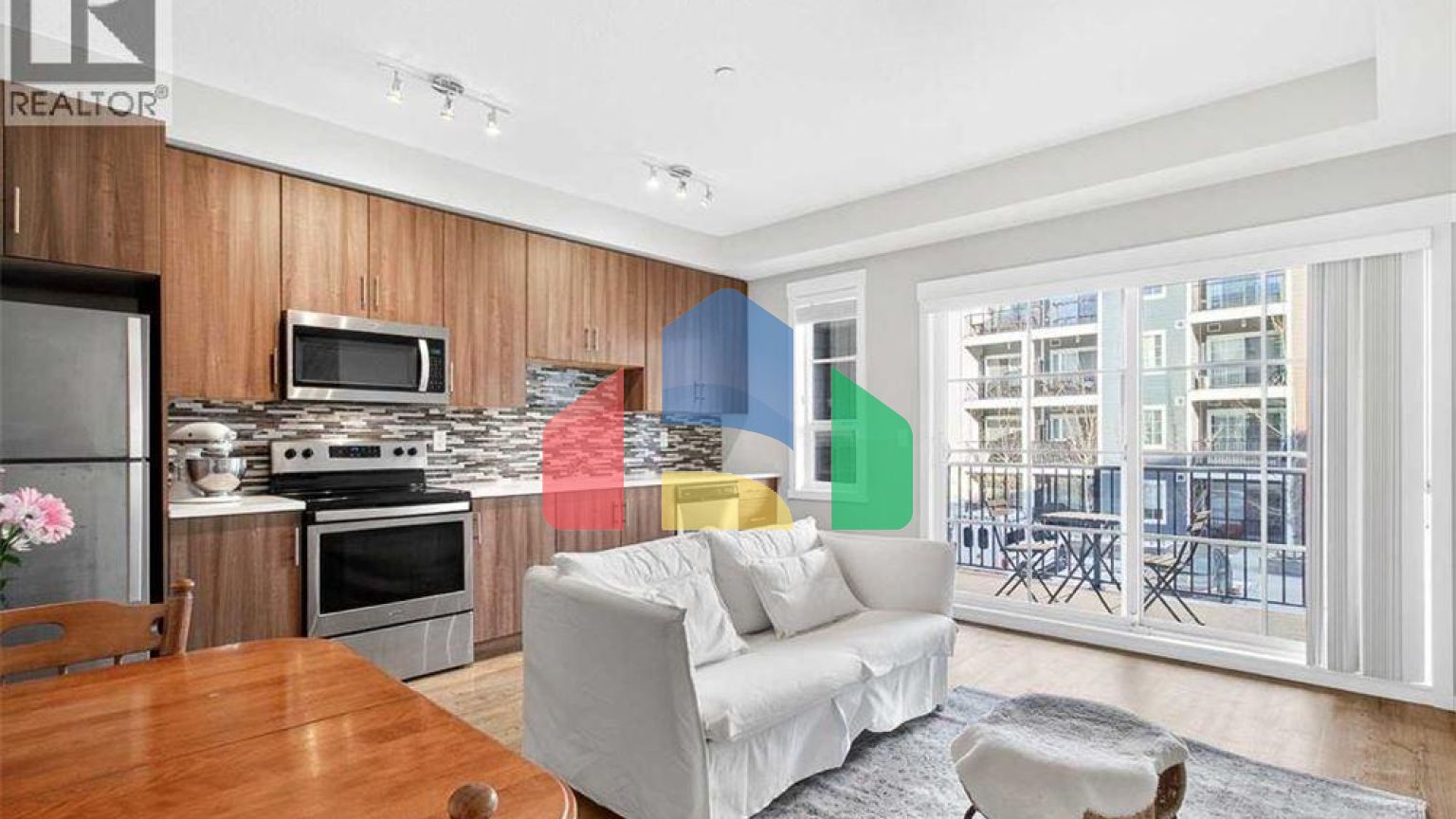 Residential - Single Family Home - Calgary, Canada - Canada