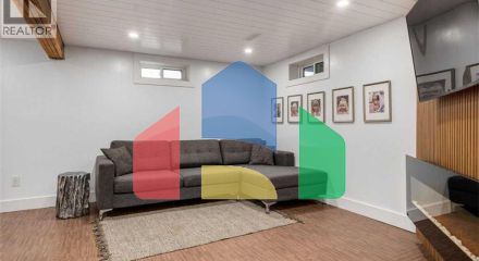 Residential - Single Family Home - Calgary, Canada - Canada