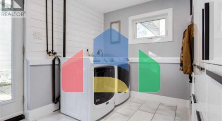 Residential - Single Family Home - Calgary, Canada - Canada