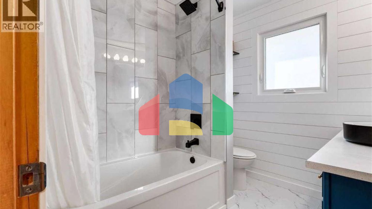 Residential - Single Family Home - Calgary, Canada - Canada