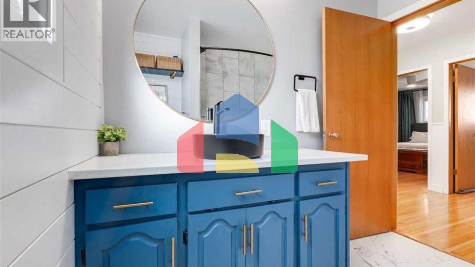 Residential - Single Family Home - Calgary, Canada - Canada