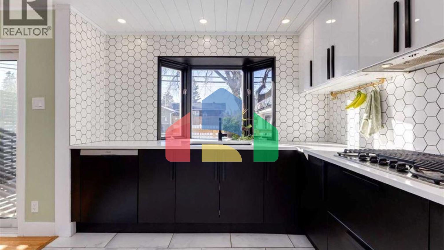 Residential - Single Family Home - Calgary, Canada - Canada