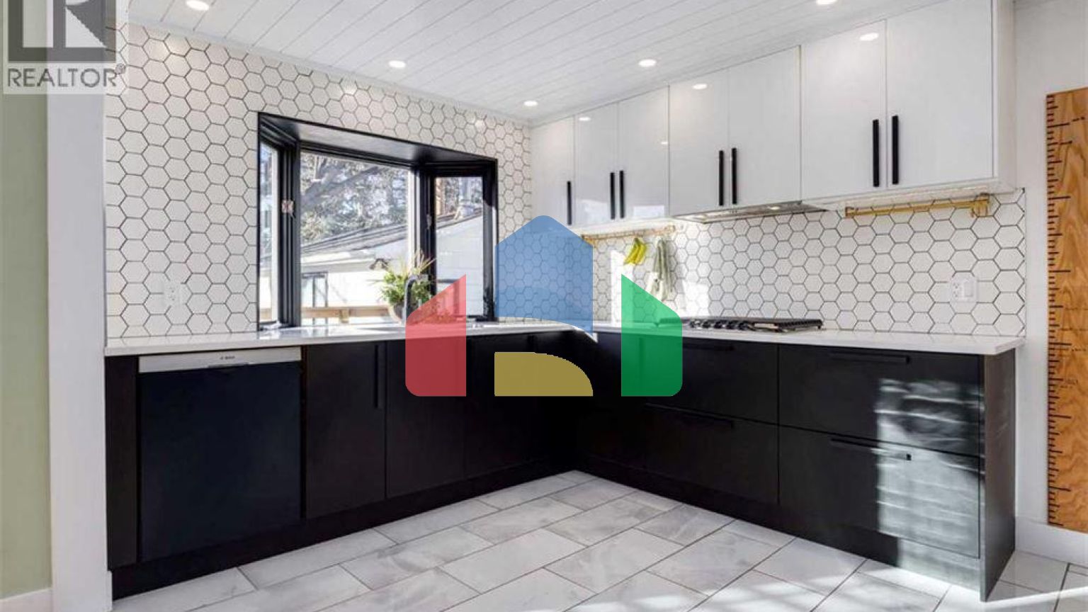 Residential - Single Family Home - Calgary, Canada - Canada