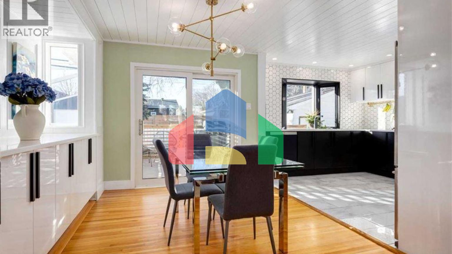 Residential - Single Family Home - Calgary, Canada - Canada