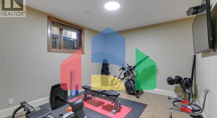 Residential - Single Family Home - Calgary, Canada - Canada