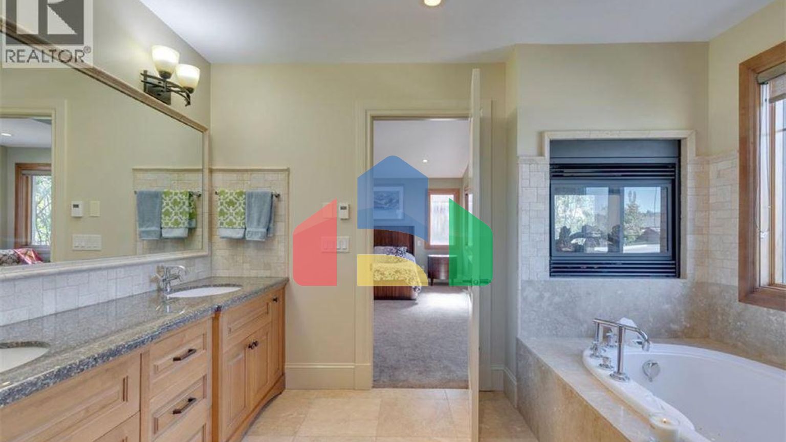 Residential - Single Family Home - Calgary, Canada - Canada