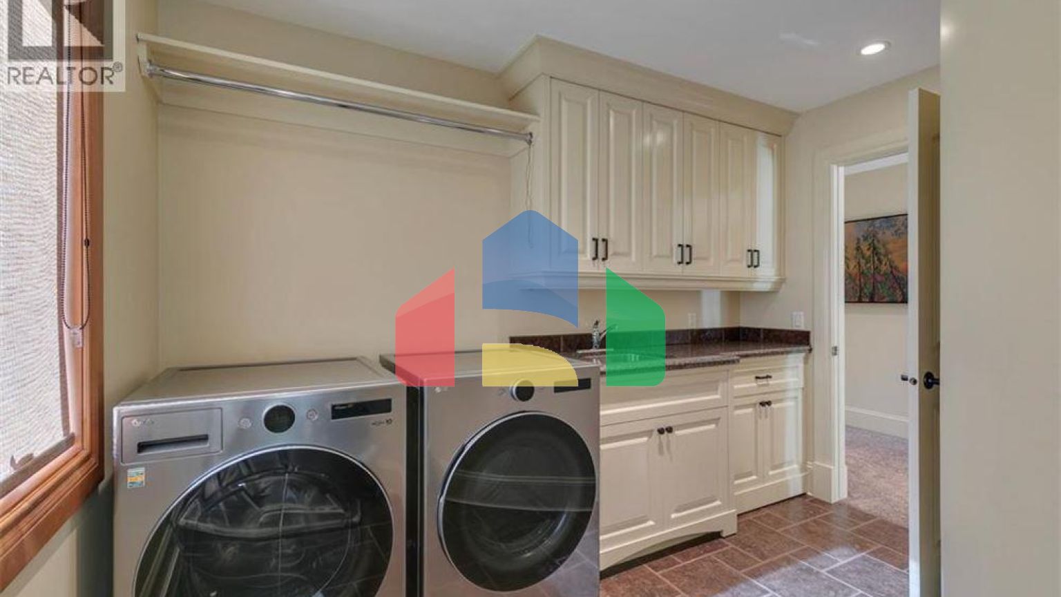 Residential - Single Family Home - Calgary, Canada - Canada