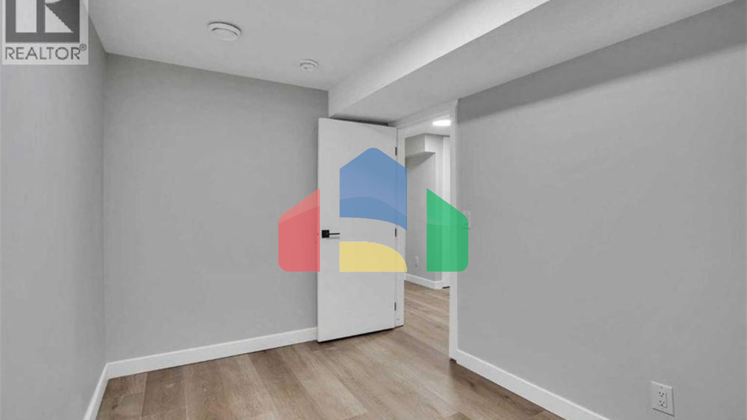 Residential - Single Family Home - Calgary, Canada - Canada