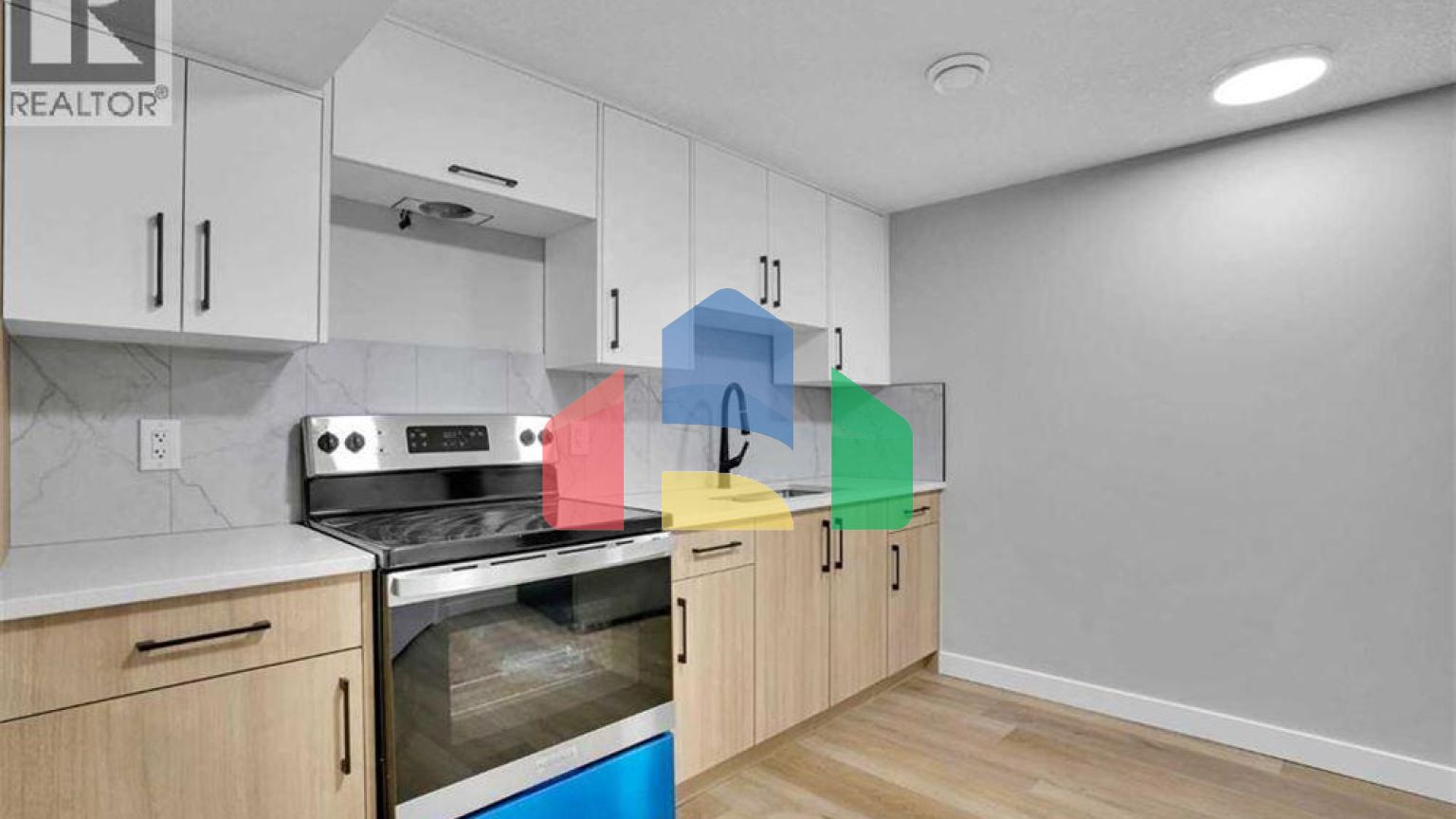 Residential - Single Family Home - Calgary, Canada - Canada