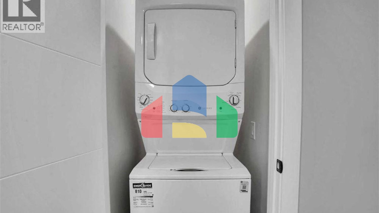 Residential - Single Family Home - Calgary, Canada - Canada