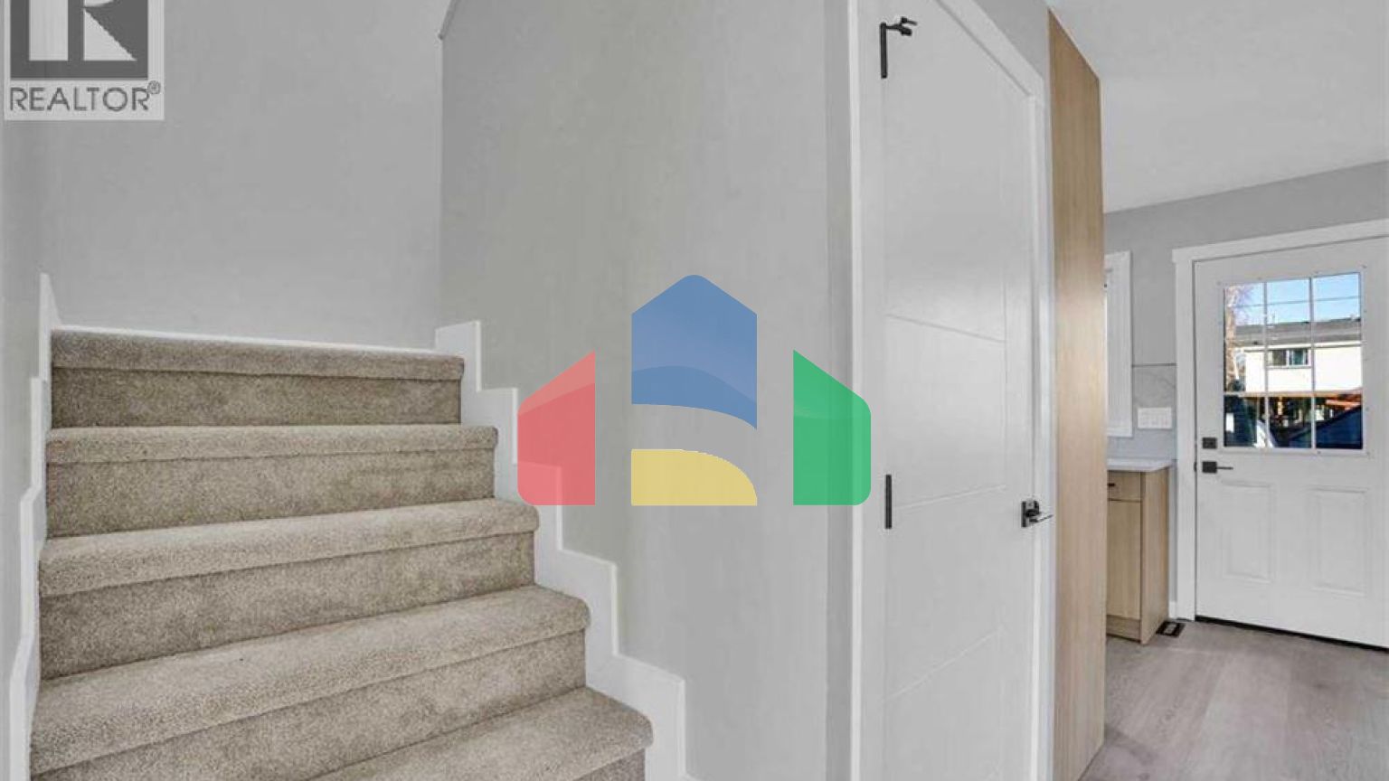 Residential - Single Family Home - Calgary, Canada - Canada