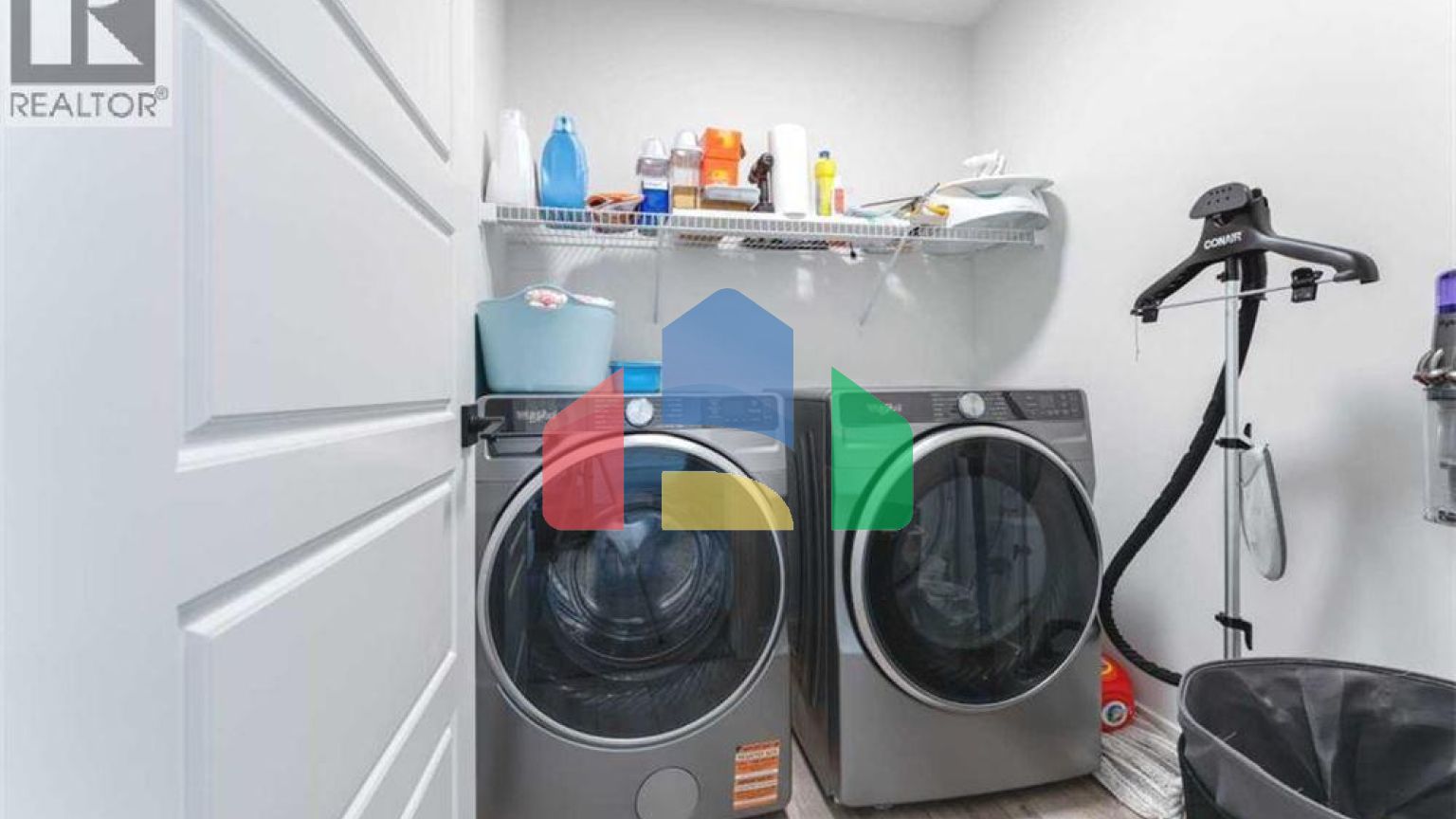 Residential - Single Family Home - Calgary, Canada - Canada