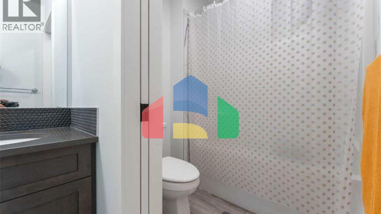 Residential - Single Family Home - Calgary, Canada - Canada