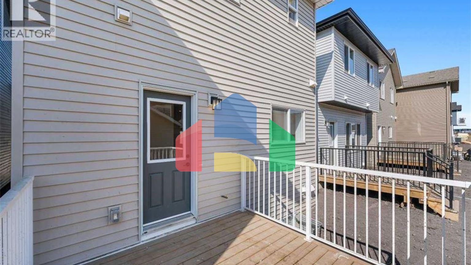 Residential - Single Family Home - Calgary, Canada - Canada