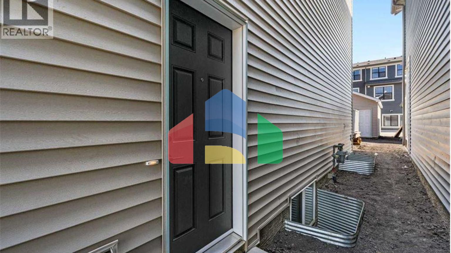 Residential - Single Family Home - Calgary, Canada - Canada