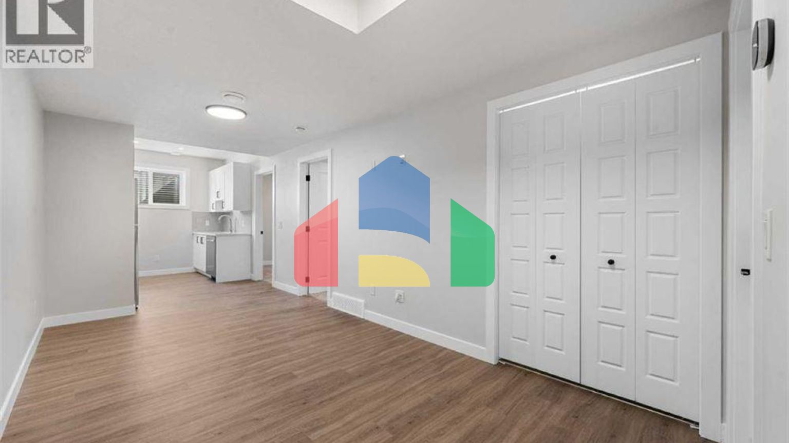 Residential - Single Family Home - Calgary, Canada - Canada