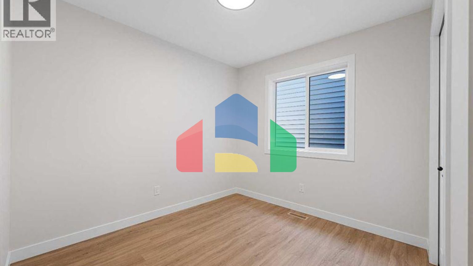 Residential - Single Family Home - Calgary, Canada - Canada