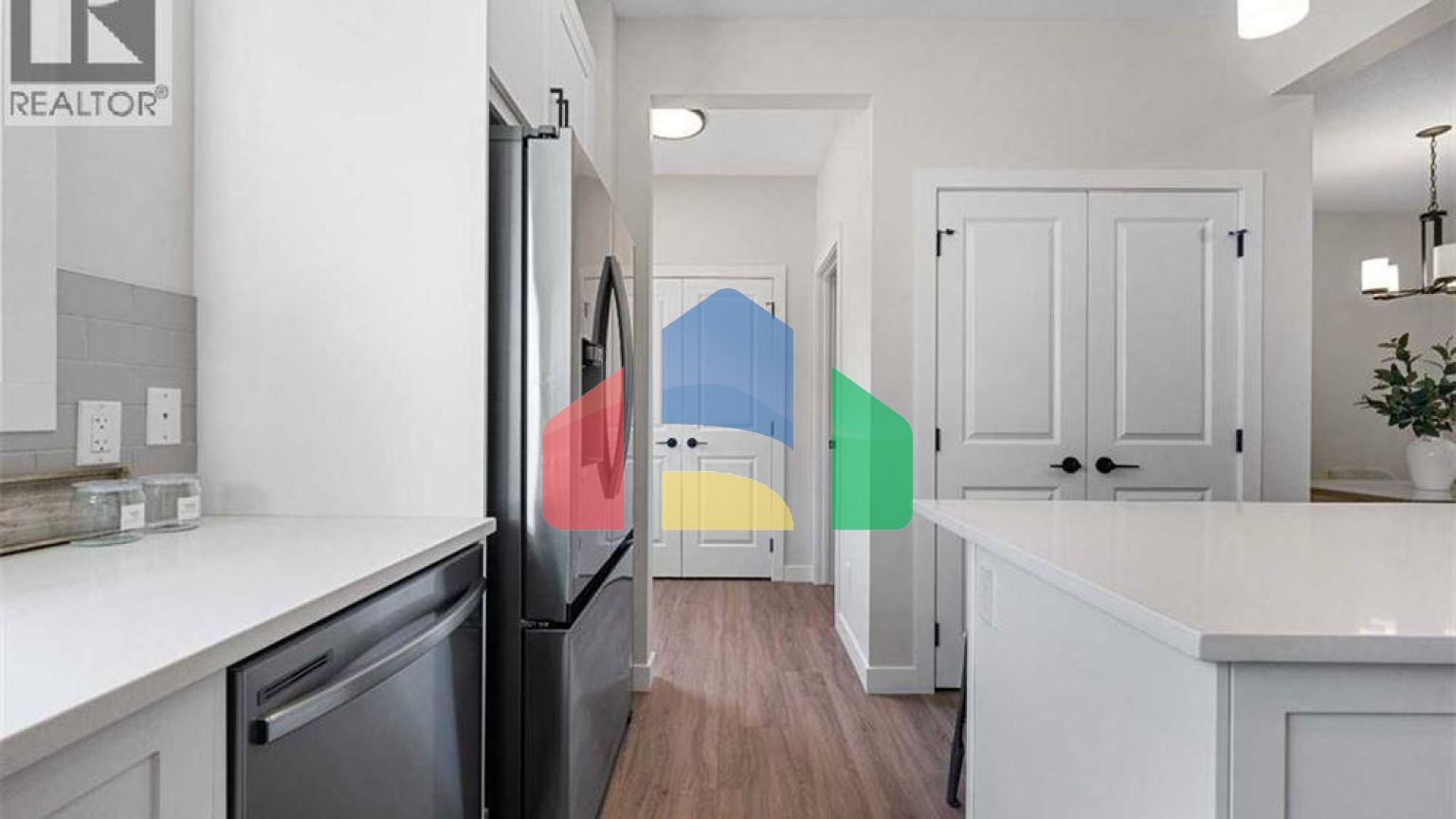 Residential - Single Family Home - Calgary, Canada - Canada