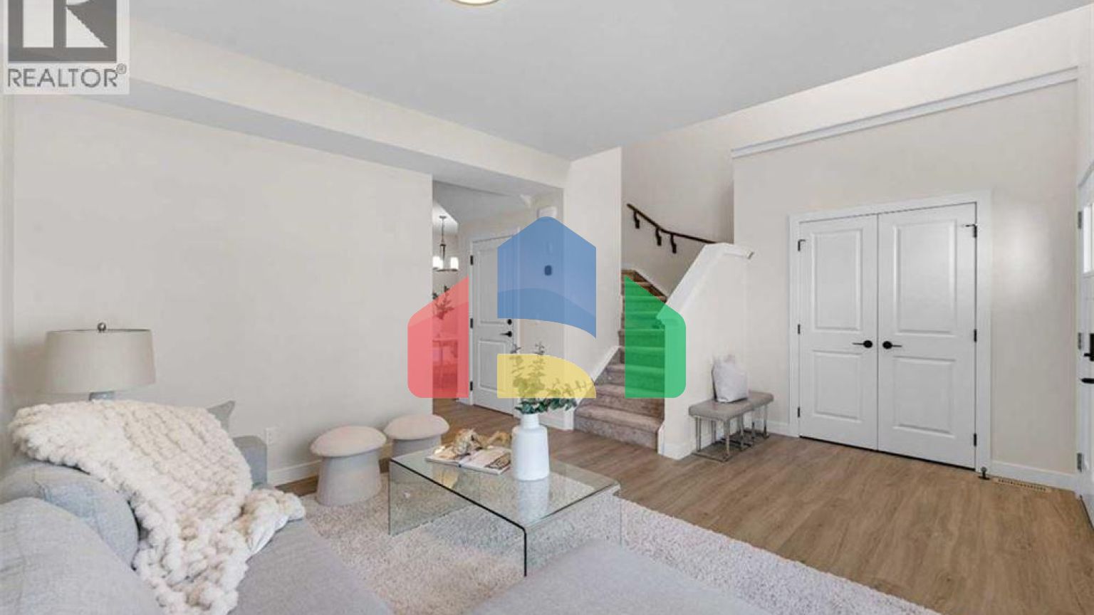 Residential - Single Family Home - Calgary, Canada - Canada