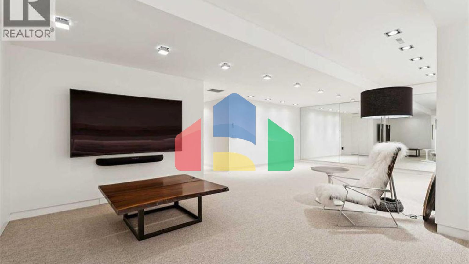 Residential - Single Family Home - Calgary, Canada - Canada