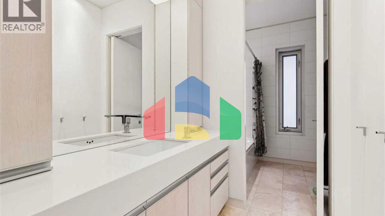 Residential - Single Family Home - Calgary, Canada - Canada