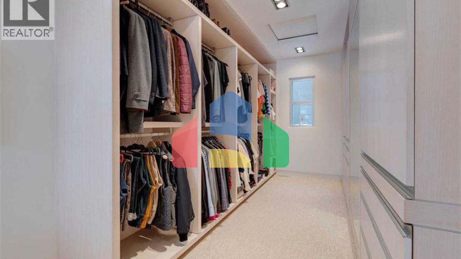 Residential - Single Family Home - Calgary, Canada - Canada