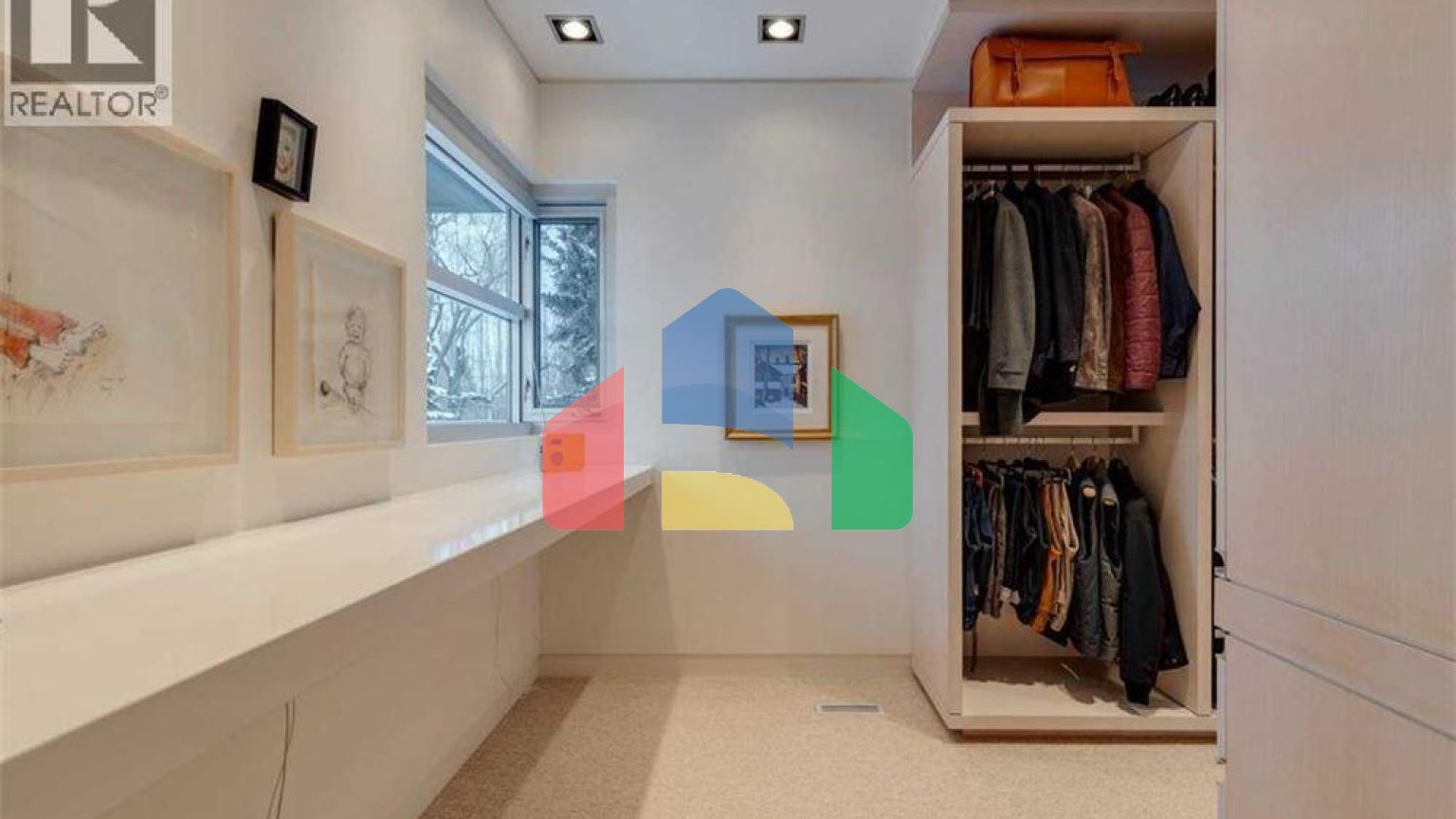 Residential - Single Family Home - Calgary, Canada - Canada