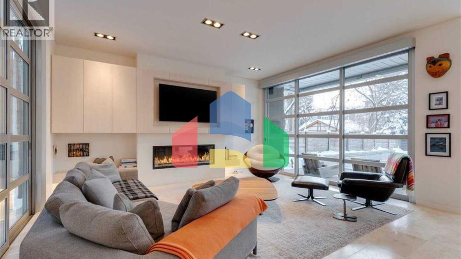 Residential - Single Family Home - Calgary, Canada - Canada